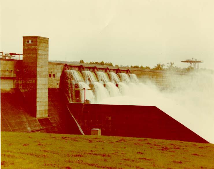 Figure 1: North Pine Dam Spillway Gates Figure 2: North Pine Dam Overtopping of gates during January 1982 I remember going out to the dam and seeing the Channel 7 helicopter hovering overhead and