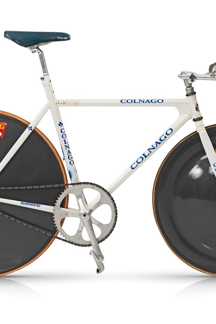 FAST With Toni Rominger s Hour Record bicycle, Colnago created a masterpiece. The frame, made of steel, featured a unique blade design.