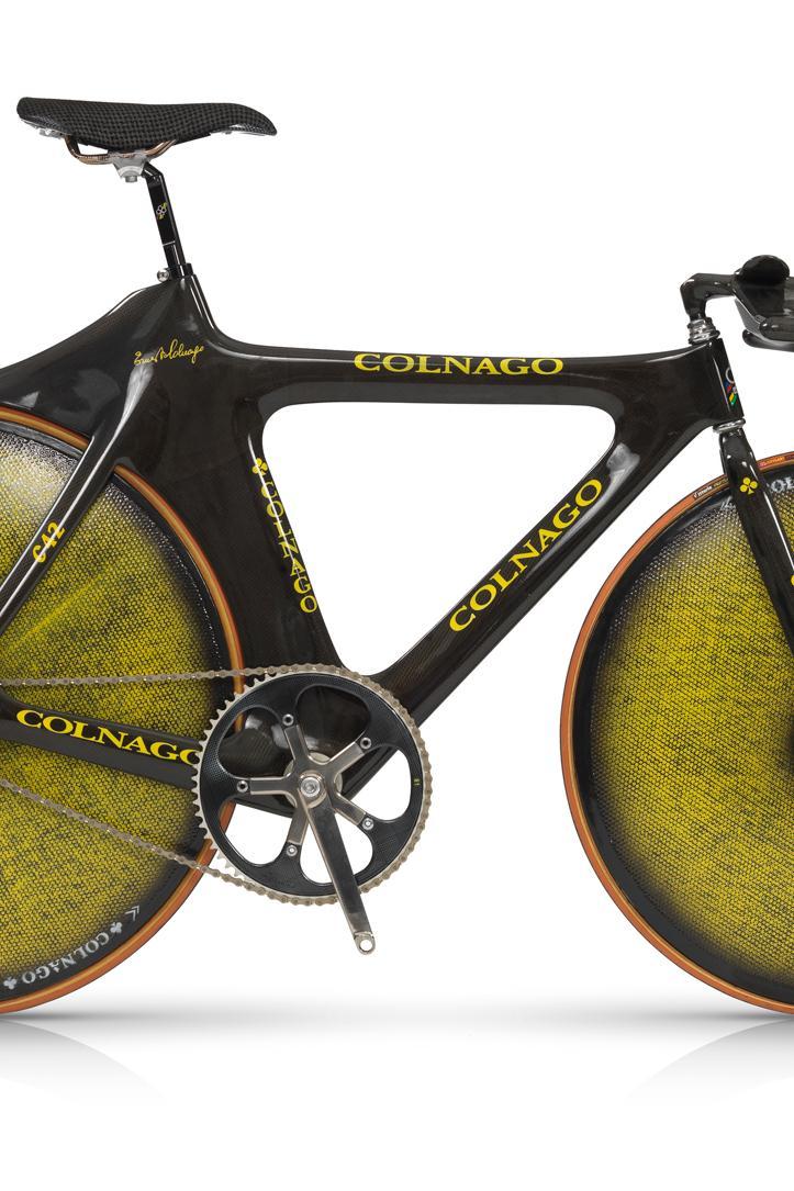 FASTER TOO MUCH In the wake of the new Hour Record, the Colnago C42 was then presented with the intention of once again besting the current winning time and was also produced in a road version for