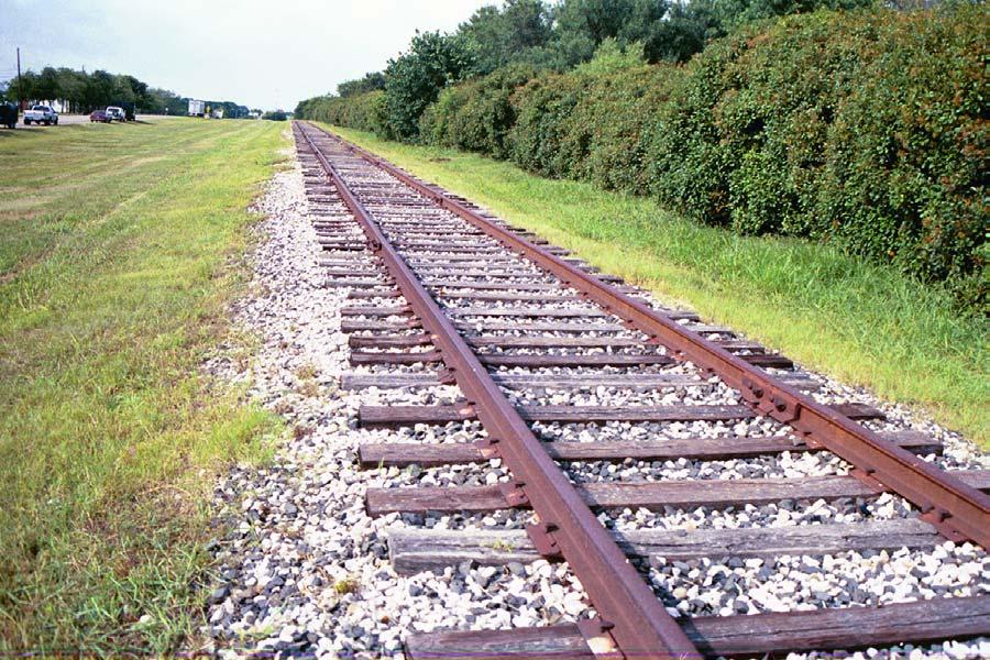 E-3 McKinney Line 01 6 of 15 July 2003 Track out of service just South of
