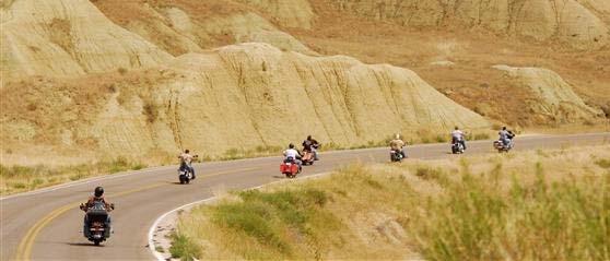 SOUTH DAKOTA STRATEGIC HIGHWAY SAFETY PLAN Motorcycle Crashes (Photo: South Dakota Department of Tourism) Issue On South Dakota roadways, there were 825 fatal and serious injury motorcycle crashes