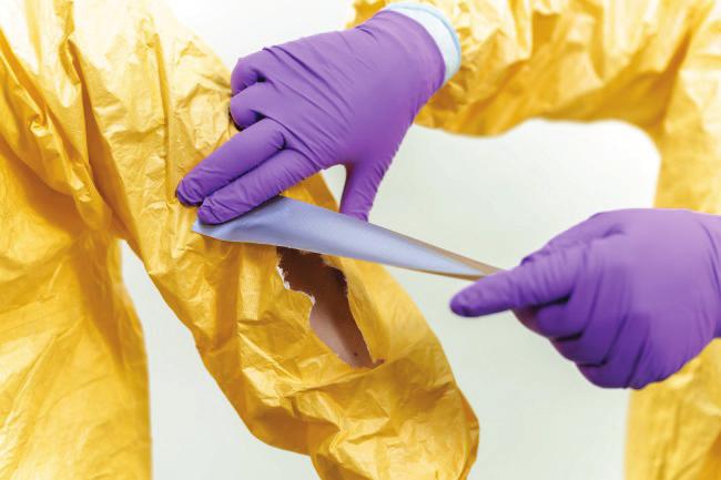 Safe use of PPE in the treatment of infectious diseases of high consequence TECHNICAL DOCUMENT PPE components displaced Some PPE components such as the respirator or the goggles can be displaced