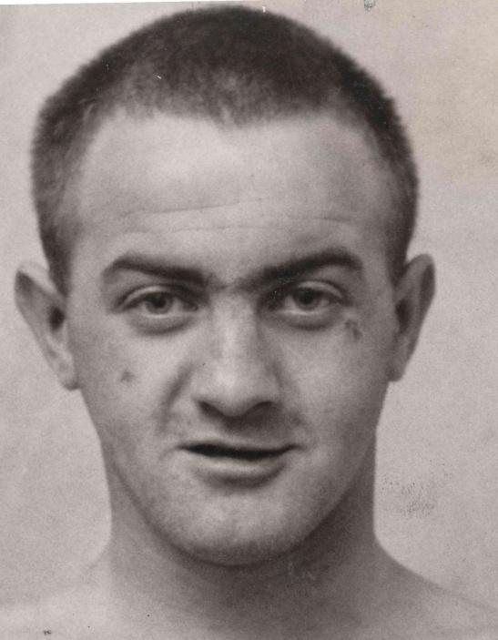fights: 35 contests (won: 29 lost: 5 drew: 1) Born: 7th May 1938 Fight Record 1958 Feb 5 Billy Downer (Stoke Newington) WKO2 Kelvin Hall, Glasgow Source: Boxing News 14/02/1958 page 12 Caldwell 8st