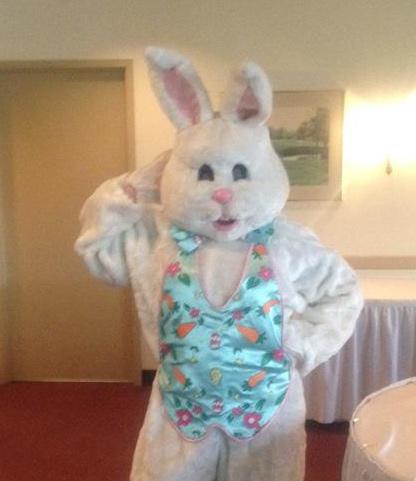Lake View Country Club s Easter Brunch Sunday, April 5th 11:00 am to 2:00 pm The EASTER BUNNY will be here New lower price Kids Activities Menu: Traditional Breakfast items of waffles,