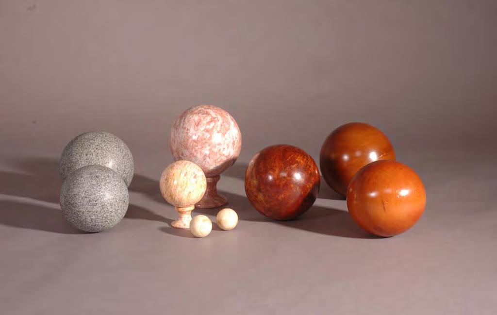 9 8 C h a p t e r 5 : Ta i j i B a l l Q i g o n g T r a i n i n g Figure 5-1. Taiji balls 5.2.1 Choosing the Balls Material. The material used for making the ball should be natural.