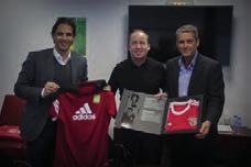 THE BENFICA/COERVER COACHING YOUTH FOOTBALL GLOBAL PARTNERSHIP In February 2016, Coerver Coaching signed a Youth Football Global Partner agreement with SL Benfica, one of the world s most admired and