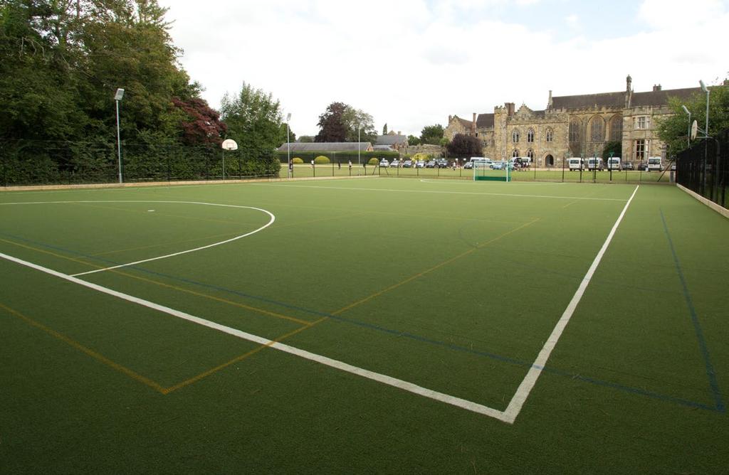 4 Construction of Hockey Fields & Hockey 5s Courts The combination of the Hockey Turf and base on which it is laid is a complex piece of engineering that is