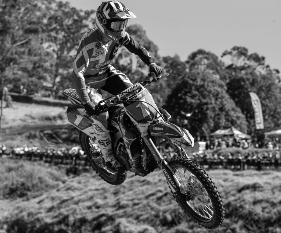 2018 MANUAL OF MOTORCYCLE SPORT 11 MOTOCROSS AND SUPERCROSS APPLICATION OF CHAPTER The Rules set out in this chapter are for Motocross and Supercross. 11..3 CATEGORIES FOR JUNIOR AUSTRALIAN MOTOCROSS CHAMPIONSHIPS SECTION 11A: AUSTRALIAN CHAMPIONSHIPS 11.