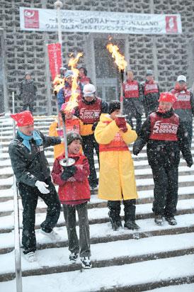 The campaign was also aimed at publicizing the Nagano Games to as many people as possible and promoting the Special Olympics Movement throughout the country.