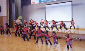 Variety of Events During the Nagano Games, a variety of events were held, including a dance exchange session in line with the