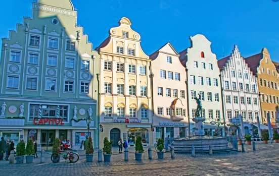 The historical town hall and the Bavarian gothic gate are must- sees for every visitor in this area.