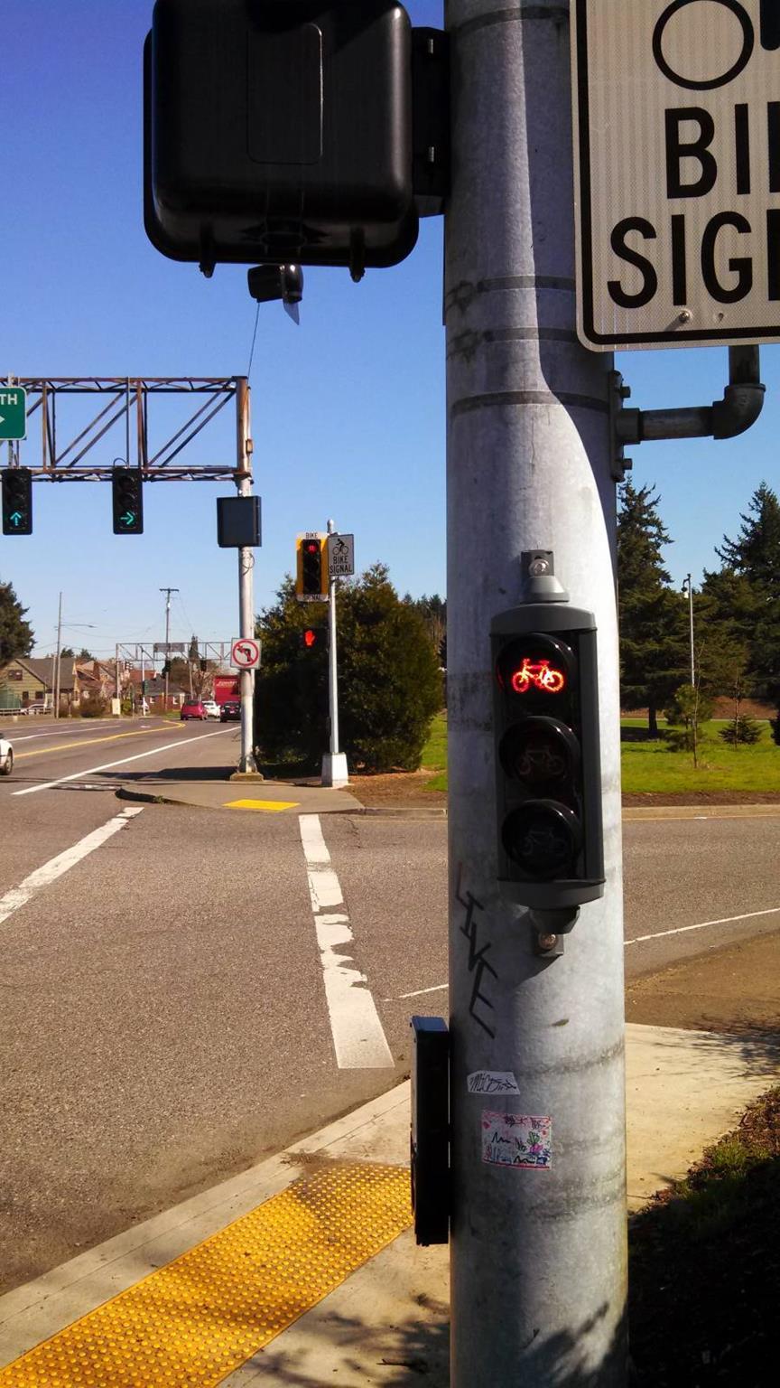 Nearside 4 Bike Signal Additional