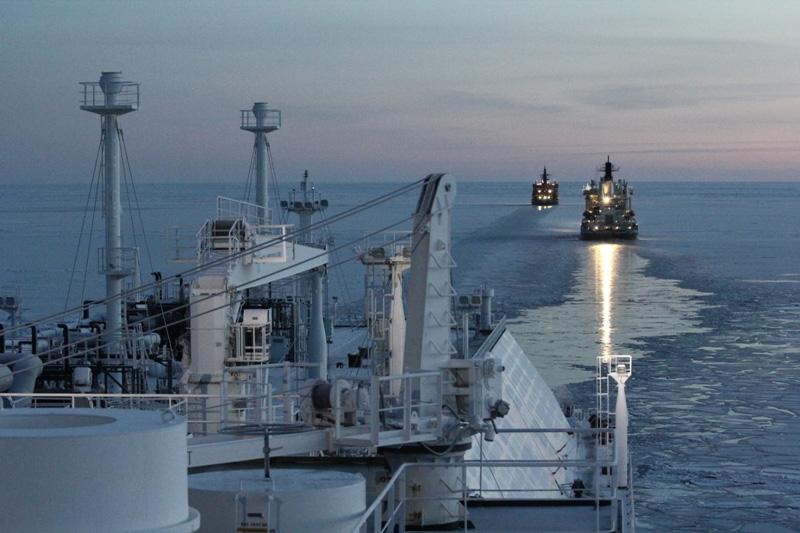 Office of the Federal Coordinator, Alaska Natural Gas Transporta on Projects Source: Gazprom The Gazprom-chartered LNG tanker Ob River trailing its Russian icebreaker escorts in its 2012 voyage