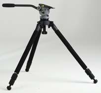 2 Close the tripod legs so all are pointing straight down and disengage all concentric locks.