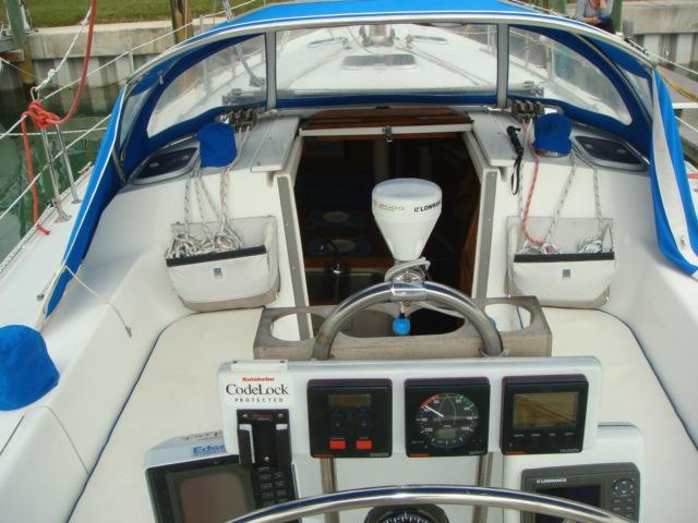 TD cockpit fwd