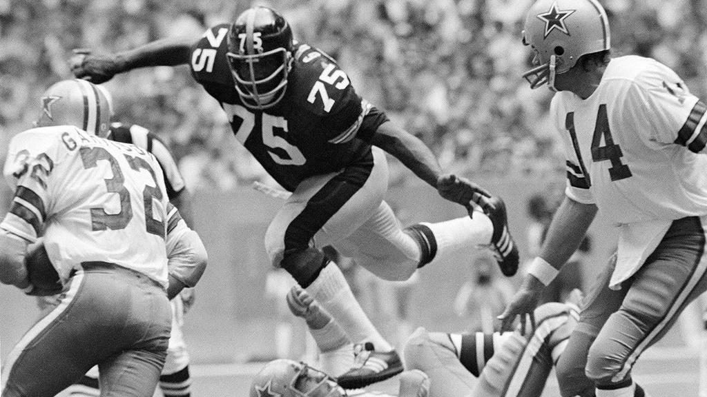 5 Pittsburgh Steelers SPORT: Football YEAR OF WINNING STREAK: 1947-1979 HEAD COACH: Chuck Noll The Pittsburgh Steelers were one of the best
