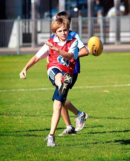 Playing for Life AFL 9s Rules summary Start of play and zones At the start of each half and after a goal has been scored, play is started via a ball-up between two centre players in the middle zone;