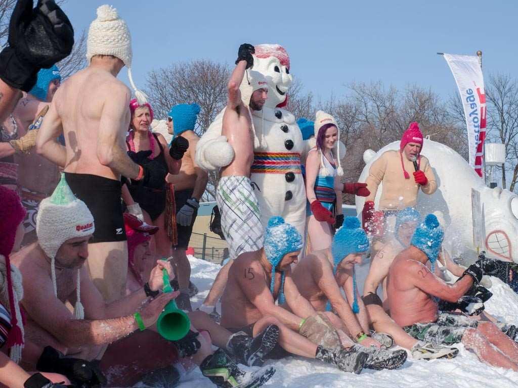 Yes you heard me, I went topless and busted out my best dance moves on the snow in front of a crowd of hundreds. No I wasn t drugged or blackmailed into do it.