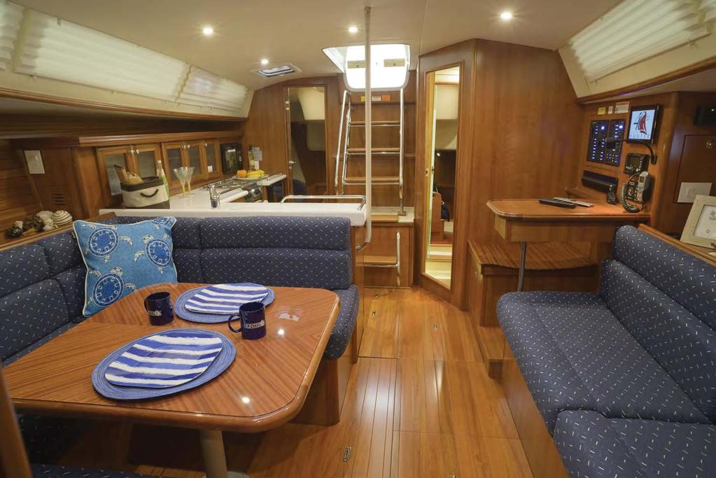 40 Hunter 40 If you re looking for a sweet sailing midsize cruiser with maximum space and amenities, then look no further.