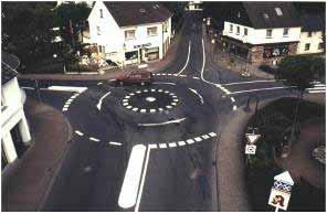 Mini Roundabout Characteristic design elements Only admitted for urban intersections