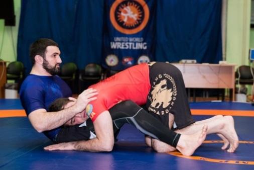 control for 3 seconds). If, with the takedown, the grappler manages to establish a dominant position, he/she will further receive the corresponding points (i.e.: 2 + 3 for a takedown into side mount, 2 + 4 for a takedown into full mount, and 2 + 4 for a takedown into back mount).