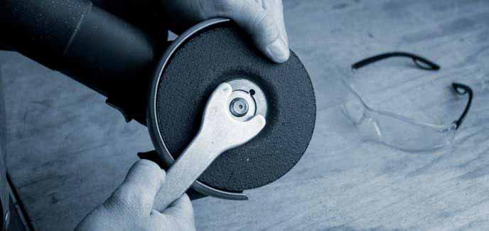 Kronenflex cutting-off wheels and grinding discs Applications guide The correct mount.