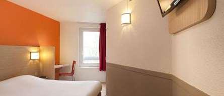 Hôtel Première Classe Cergy Promotional price: - Single/Double Room with breakfast : from 36 Contact: Aomer SID