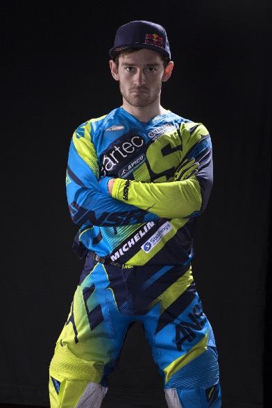 Team Rider MX1 - Elliott Banks-Browne PERSONAL DETAILS Height: 183 cm Weight: 75 kg Hobbies: BMX, Snow Board, RC Cars Date of birth: 2/2/1990 Place of birth: Bury St Edmunds Nationality: British