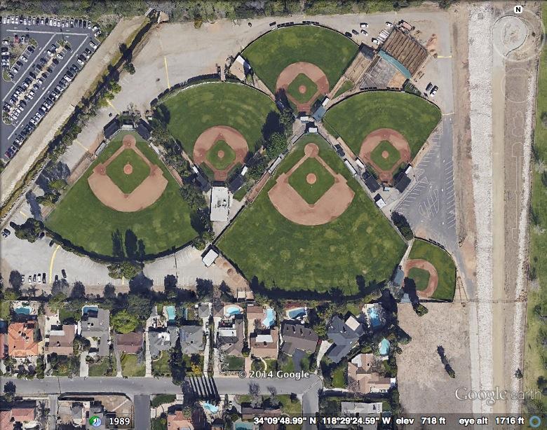 ENCINO LITTLE LEAGUE FACILITY Located at 5120 Hayvenhurst Avenue just south of the 101 Freeway, ELL s state-of-the-art