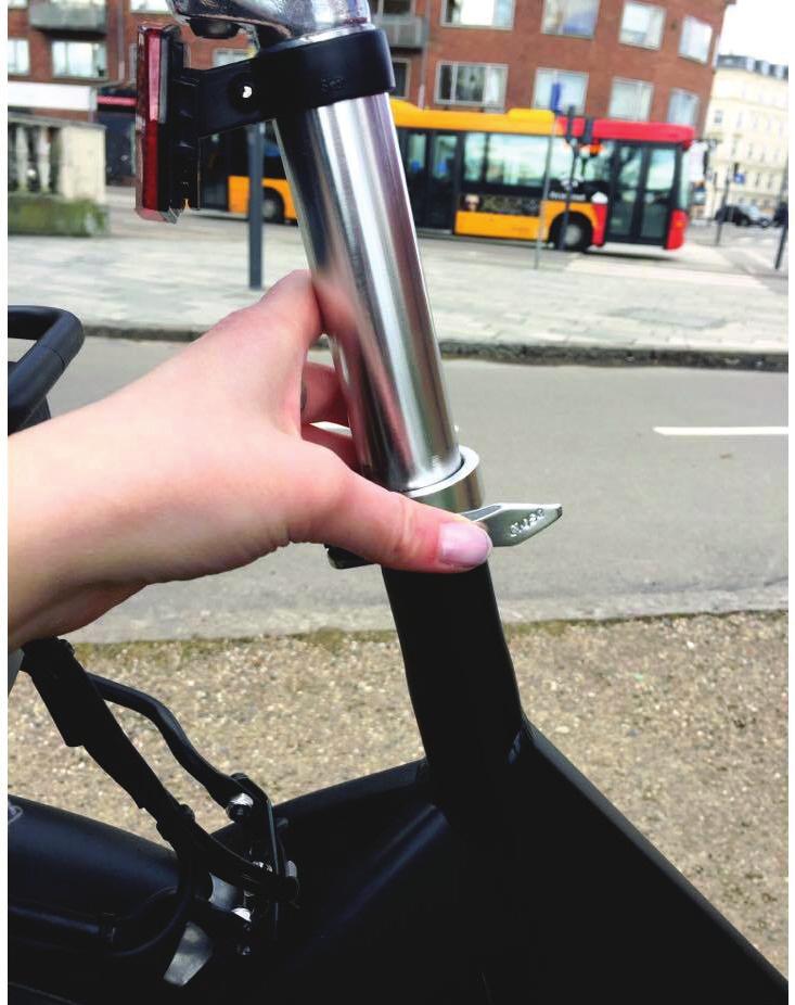 IMPORTANT: be sure the minimum insertion marks do not go past the top of the seat clamp and are not visible.