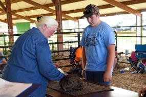 Rabbit Show Wednesday, July 5, 2017 Superintendent: Kelly Lee Registration 4:45 5:45 p.m. Show starts at 6:00 p.m. Rules: 1. Each exhibitor will be limited to two (2) entries per class. 2. The exhibitor is responsible for feeding his/her own animals and must provide water containers and cage.