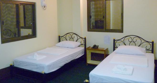 Validity Room Categories Single Double Extra Bed 1 Apr 13 to 31 Oct 13 Superior 71 75 41 Deluxe 115 125 41 3.
