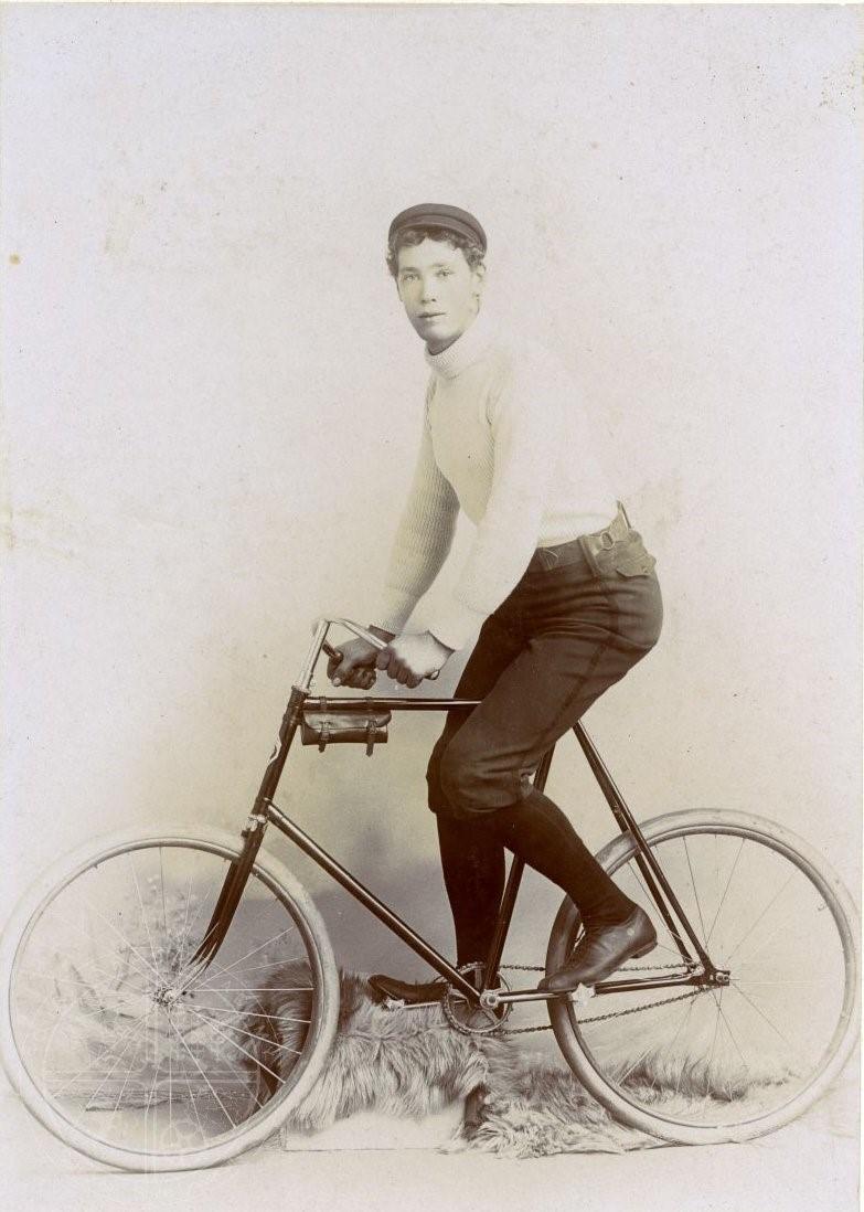 [17] Safety Bicycles. By 1896, there were eight bicycle clubs in San Jose, with more throughout the county.
