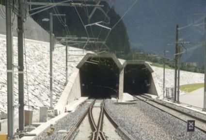 The Gotthard Base Tunnel has been constructed in accordance with the latest safety standards. Separate tunnel tubes for each direction of travel prevent collisions.