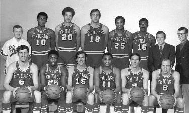 1969-1970 CHICAGO BULLS Left to right: (front row): Bob Kauffman, Shaler Halimon, Loy Peterson, Clem Haskins, Jerry Sloan, Bob Weiss.