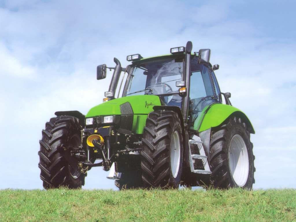 4(a)) in traktorji s pogonom na vsa štiri kolesa (4 4), (slika 2.4(b)). Prednost traktorjev z dvokolesnim pogonom je predvsem v večji okretnosti.