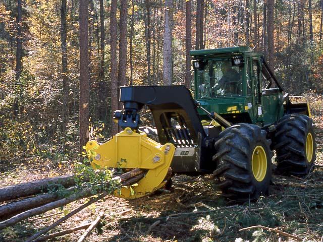 2 Pregled in razvrstitev traktorjev 20 Gozdarski traktor Gozdarski traktor (slika 2.