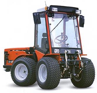 2 Pregled in razvrstitev traktorjev 21 Komunalni traktor Njegov namen je predvsem obdelava javnih površin