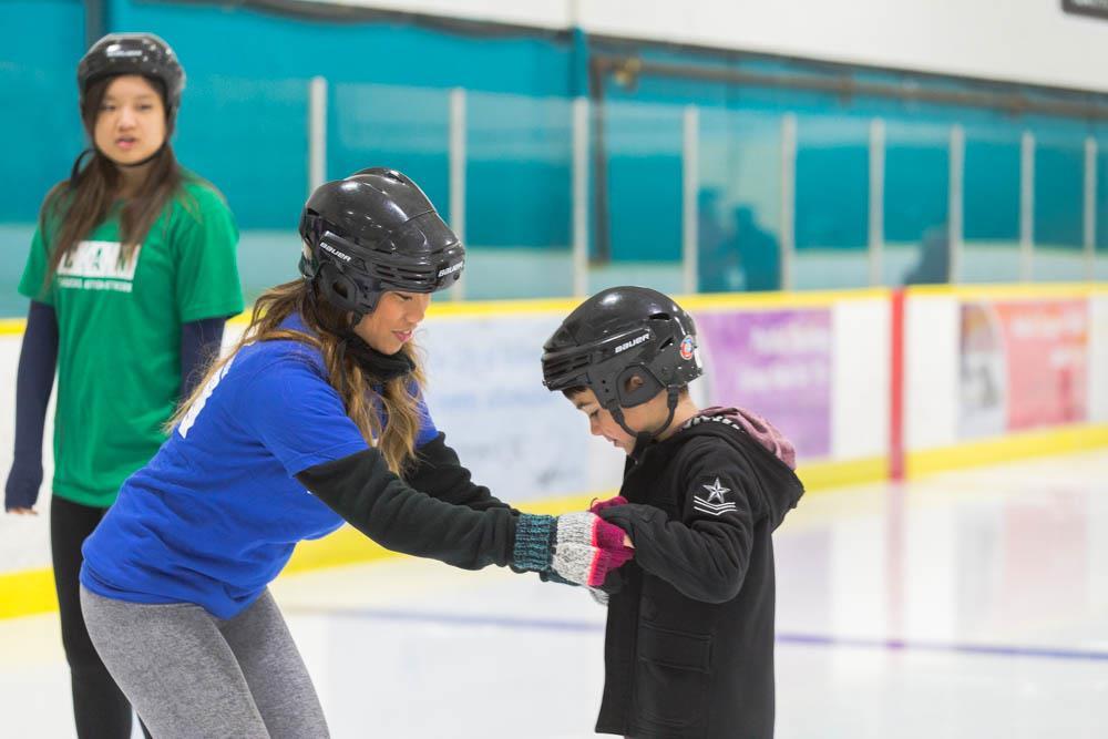 I CAN SKATE (ages 3-12) WINTER 2018 I CAN SKATE LOCATIONS & TIMES* City Facility Day of Week Time Start Date Finish Date Chemainus Fuller Lake Arena Sunday 2:00pm-2:30pm Jan 14, 2018 Feb 25, 2018
