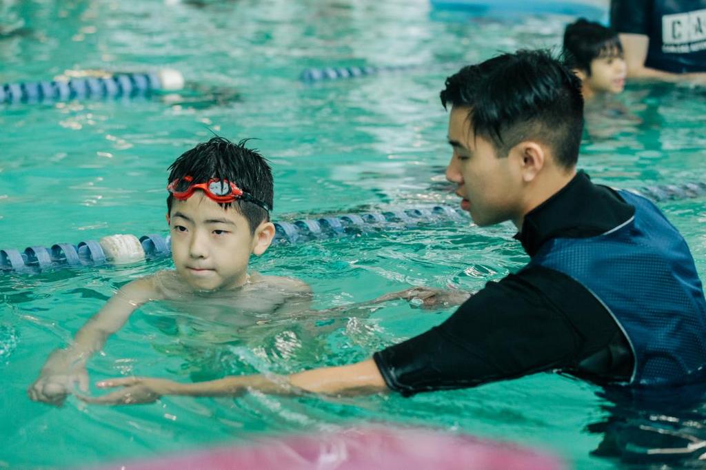 CHILDREN S SWIM : LEVEL 2 (ages 7-12) CHILDREN S SWIM LEVEL 2 (Ages 7-12) This program will continue to build on the foundational skills completed in level 1, focusing on glides (front, back and roll