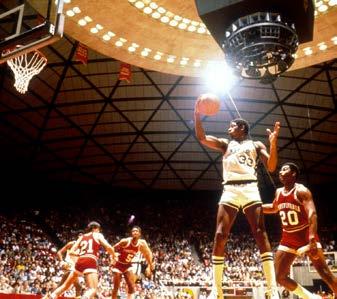 2016-17 MICHIGAN STATE BASKETBALL 1979 FINAL FOUR M ichigan State opened its championship run with a 95-64 pounding of Lamar, led by Earvin Johnson s triple-double and Greg Kelser s 31 points.