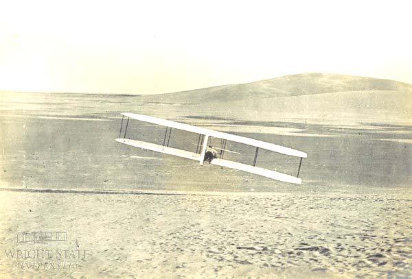 As with previous aircraft, the pilot lies on the bottom wing and controls the roll of the aircraft by warping the wing shape.