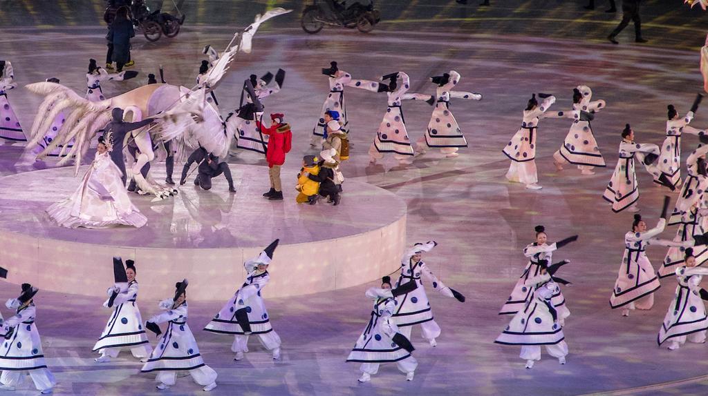 holder in Sochi) A record number of female athletes, making up approximately 42% of competitors First ever unified Korean women s ice hockey team ATHLETES Athletes took centre stage to perform