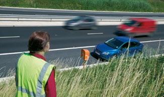 do not put yourself in danger by attempting even simple repairs ensure that passengers keep away from the carriageway and hard shoulder, and that children are kept under control Rule 275 Keep well