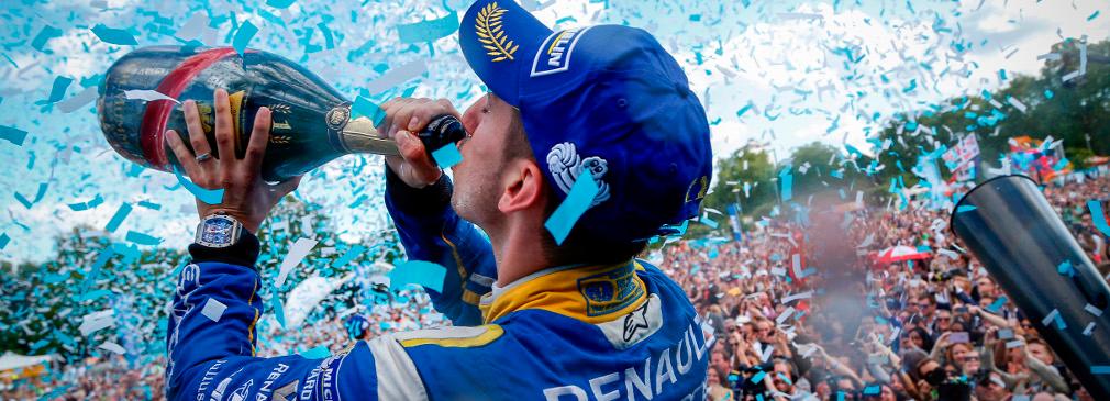 Press Release FE256 For immediate release: July 3 2016 BUEMI WINS TITLE AFTER CONTROVERSIAL FINALE Visa Fastest Lap ends up deciding the 2015/16 FIA Formula E Championship LONDON, UK (July 3 2016) -