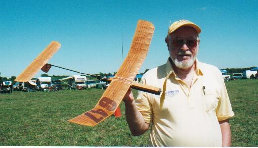 He didn t place at the Nationals in 2002, but in 2001, he placed seventh in the fly off when his plane maxed out. This photo was also taken by Alan Abriss.
