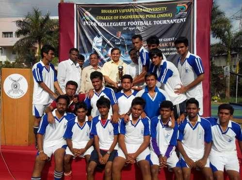BVDU intercollegiate Football tournament was organized by BVDV College of Engg. on 30 th of September 2013 at Bharati Vidyapeeth Sports complex Dhankawadi. IMED Football Team Runners Up 2013-14 Dr. B. R Himalayan, Director Sports BVDU, Dr.