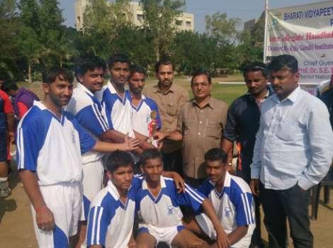 BVDU intercollegiate Handball tournament was organized by BVDV Rajiv Gandhi Institute of Biotechnology on 5 th of December 2013 at Bharati Vidyapeeth Sports