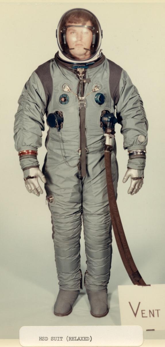 APOLLO BLOCK II COMPETITION SPACESUITS AX-6H-037 HSD Prototype Spacesuit: - Sixth prototype model developed under NASA Apollo spacesuit contracts with HSD - Suit subcontractor was changed after fifth