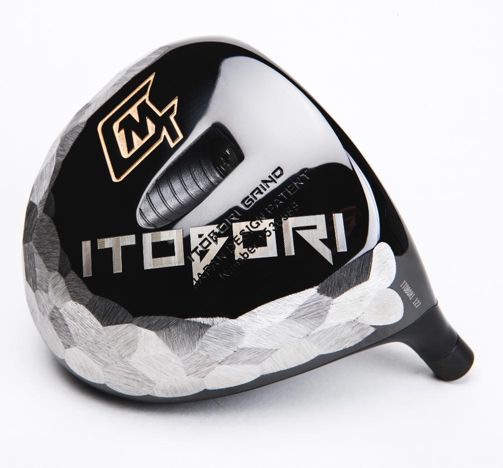 Itobori Black IP Driver The driver head that is 450cc in size is a bit smaller than 460cc ones that are generally used by many people. (Smooth grip and great straightness of deep-faced 450cc head).